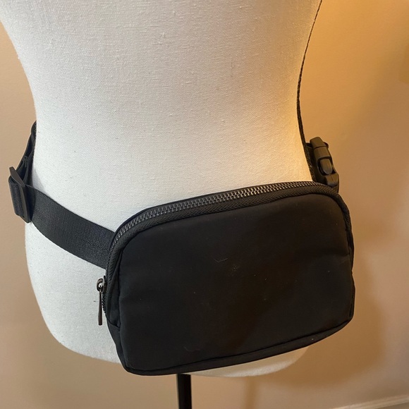 Source Unknown Handbags - Belt Bag NWOT